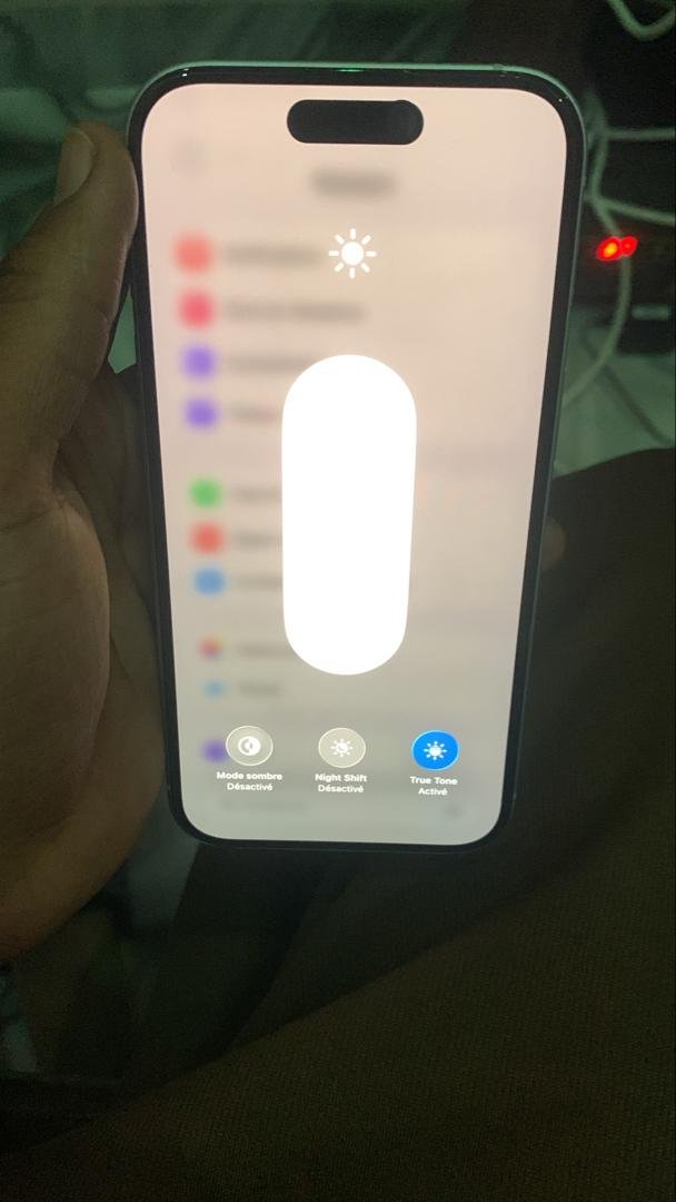 iPhone 15 Simple